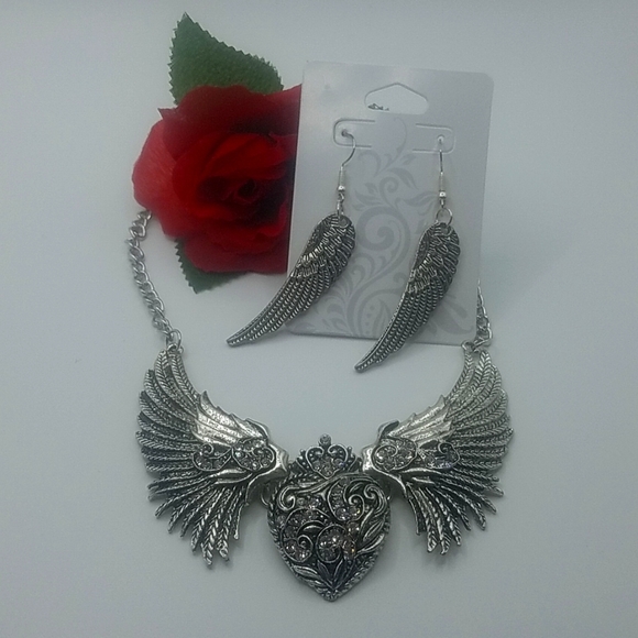 WINGS HEART RHINESTONE NECKLACE AND EARRING SET - Picture 5 of 7